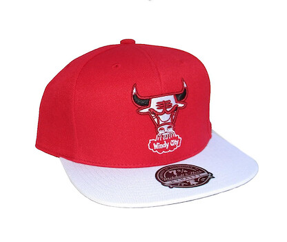 Mitchell & Ness Chicago Bulls Reload 2.0 Two-Tone Fitted HWC Scarlet/White - 6HSFRI20095-CBUSCWH
